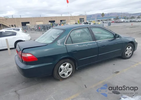 2000 Honda Accord 3.0 Ex from USA, damaged, VIN 1HGCG1654YA072845